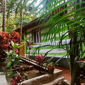 Hotel Garden Deepikas, Parambikolam